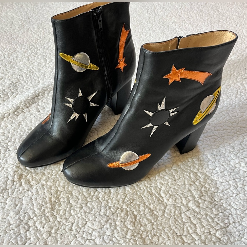 Katy Perry starry boots